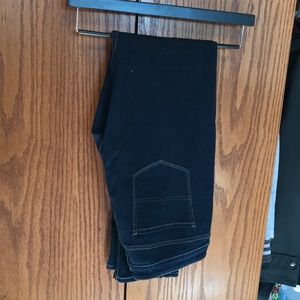 Jeans. Super skinny style.